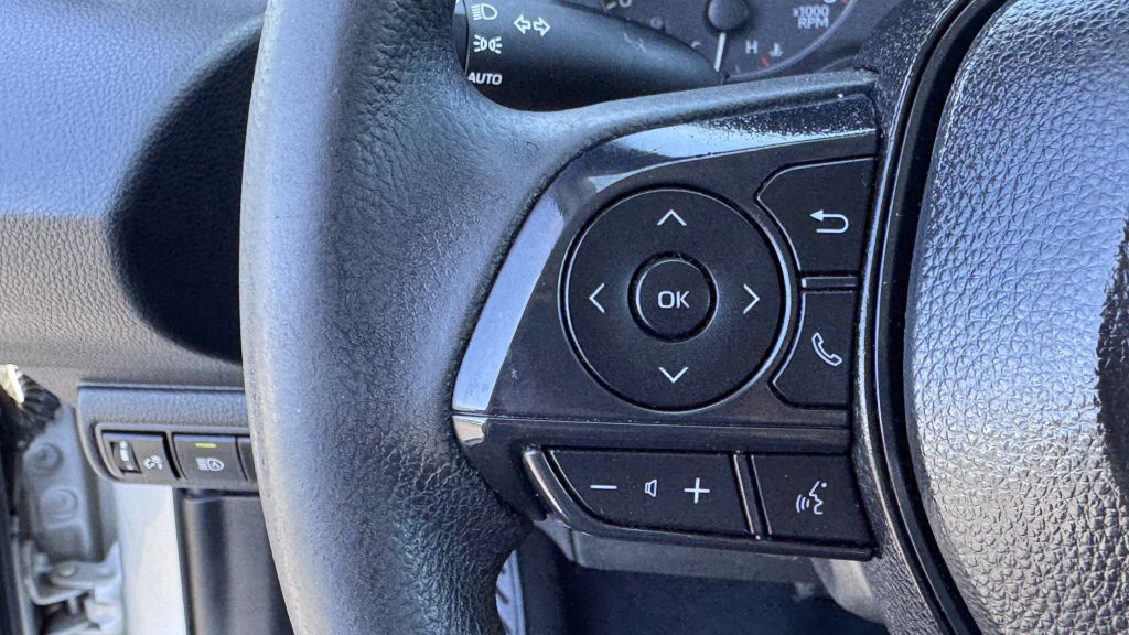 Photo 12 of this TOYOTA COROLLA