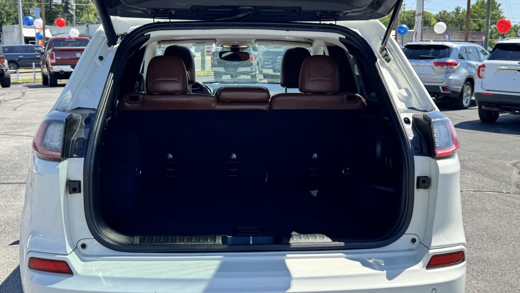Photo 5 of this JEEP CHEROKEE