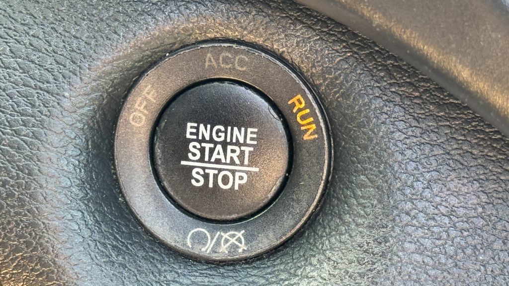 Photo 25 of this JEEP CHEROKEE