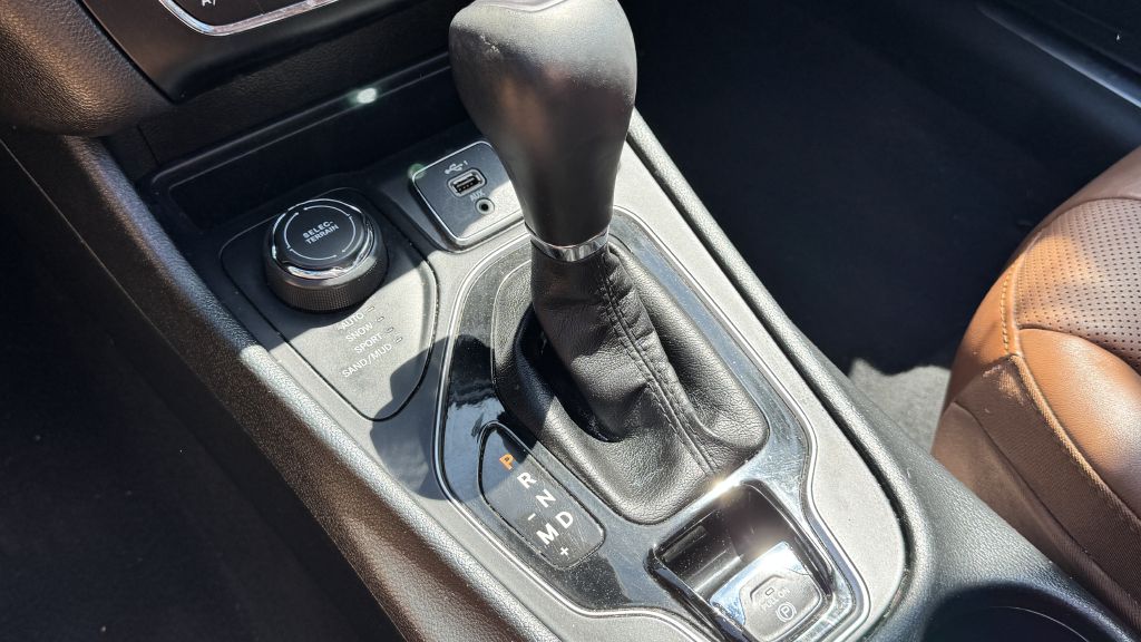 Photo 26 of this JEEP CHEROKEE