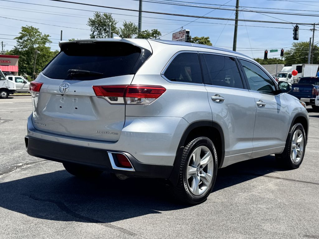 Photo 3 of this TOYOTA HIGHLANDER
