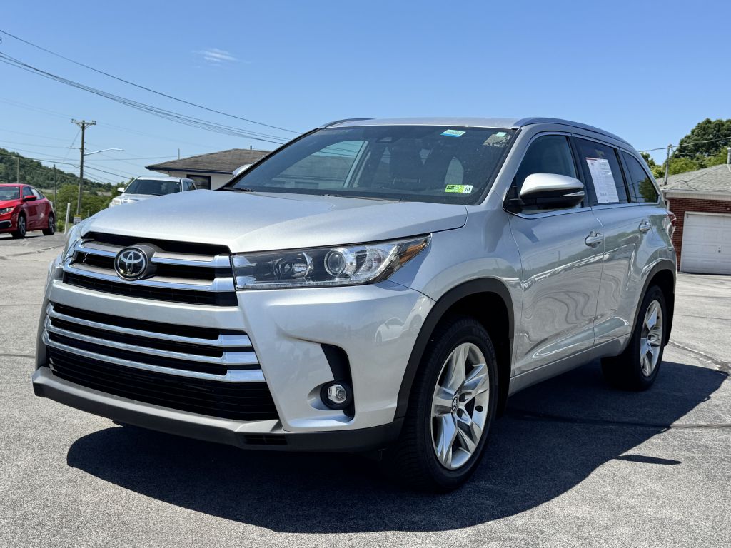 Photo 8 of this TOYOTA HIGHLANDER