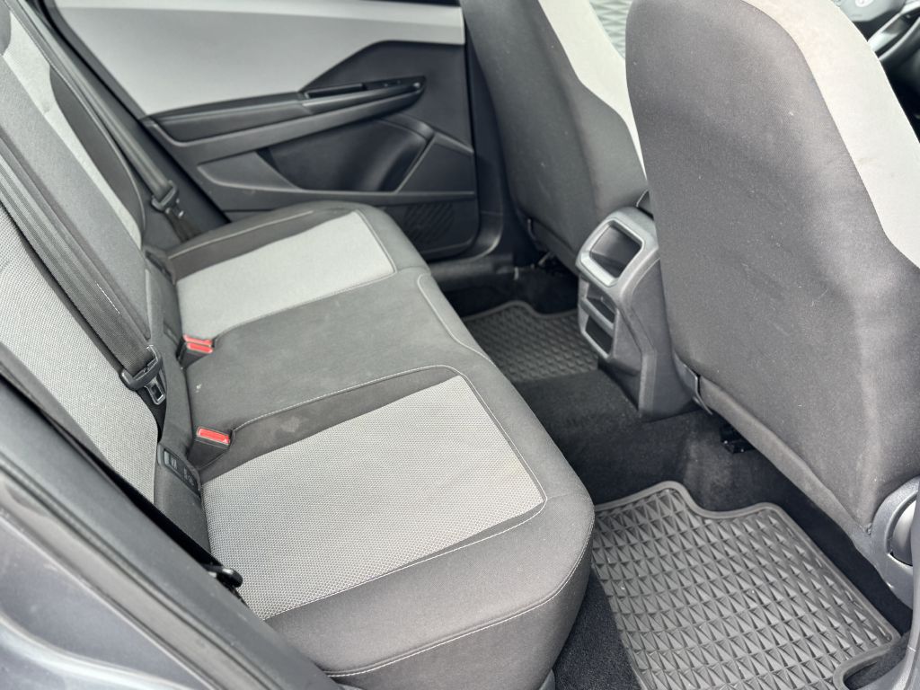 Photo 10 of this VOLKSWAGEN TAOS