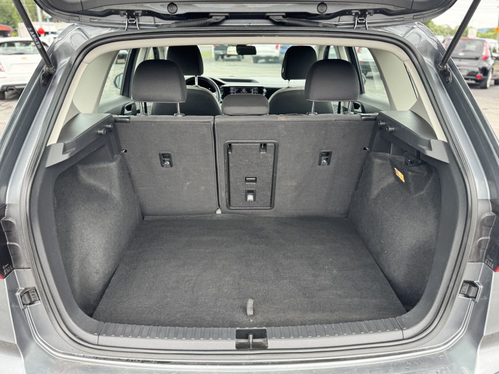 Photo 11 of this VOLKSWAGEN TAOS