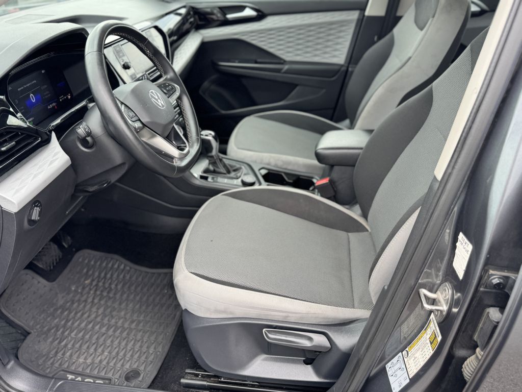 Photo 15 of this VOLKSWAGEN TAOS