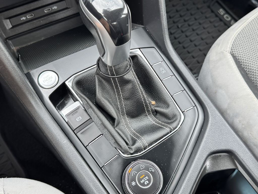 Photo 17 of this VOLKSWAGEN TAOS