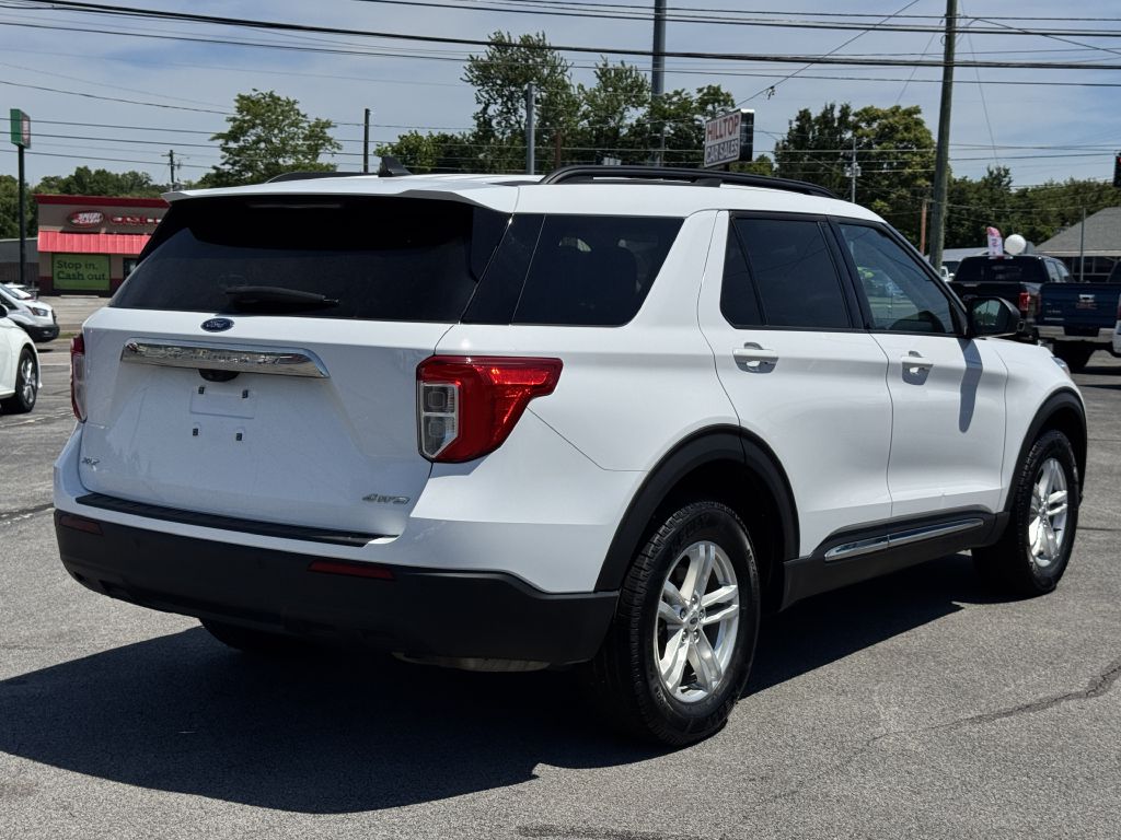 Photo 3 of this FORD EXPLORER