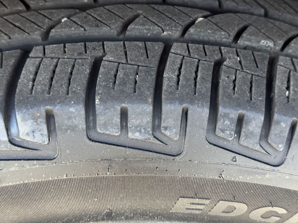 Photo 12 of this FORD EXPLORER