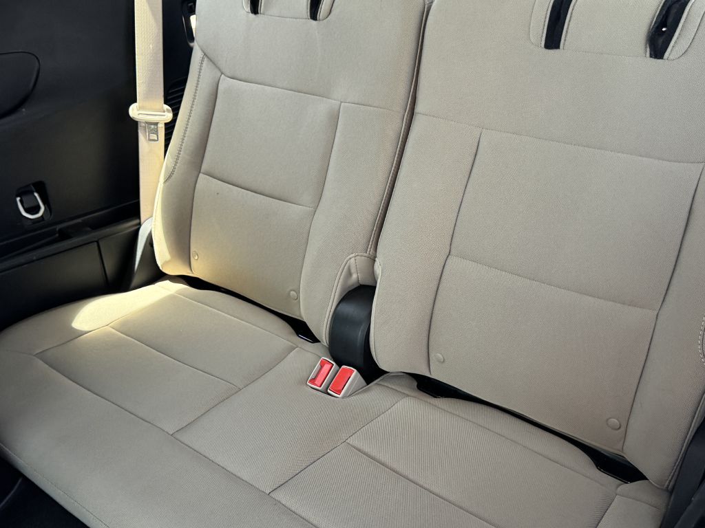 Photo 14 of this FORD EXPLORER