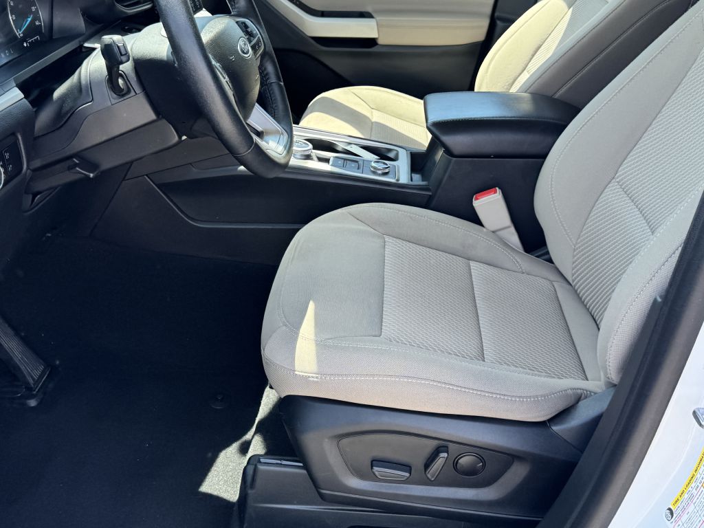 Photo 15 of this FORD EXPLORER