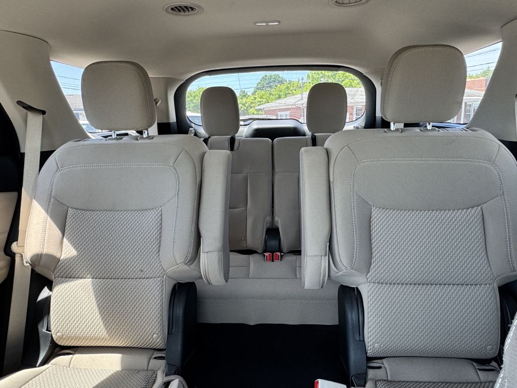 Photo 17 of this FORD EXPLORER