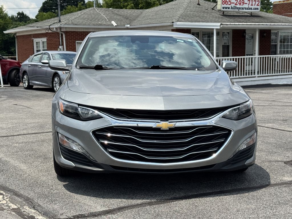 Photo 3 of this CHEVROLET MALIBU