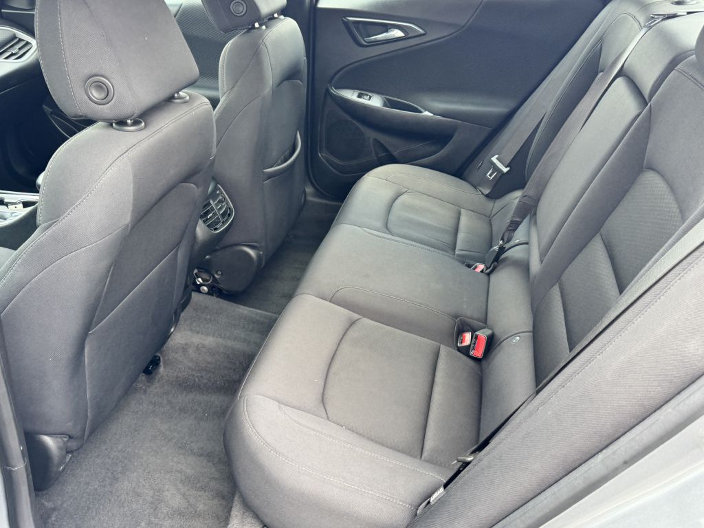 Photo 10 of this CHEVROLET MALIBU