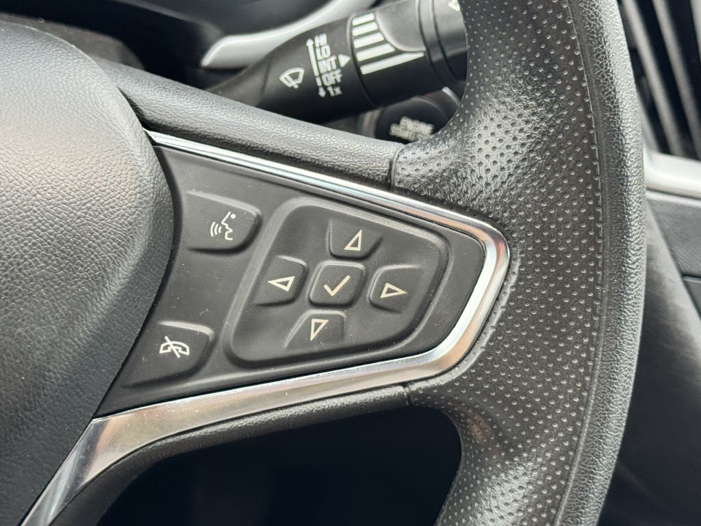 Photo 19 of this CHEVROLET MALIBU