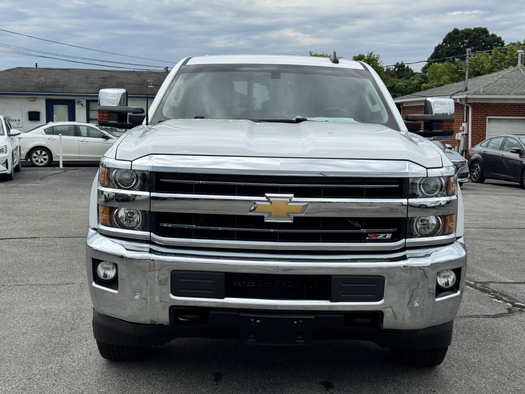 Photo 2 of this CHEVROLET SILVERADO 2500