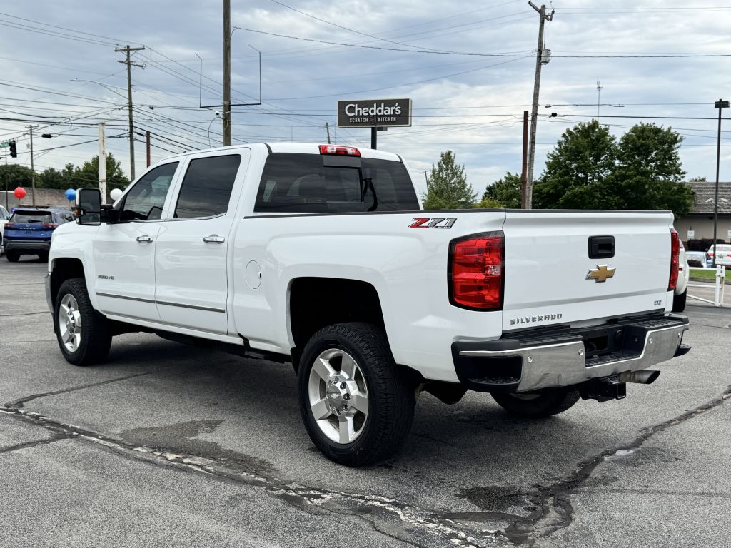 Photo 4 of this CHEVROLET SILVERADO 2500