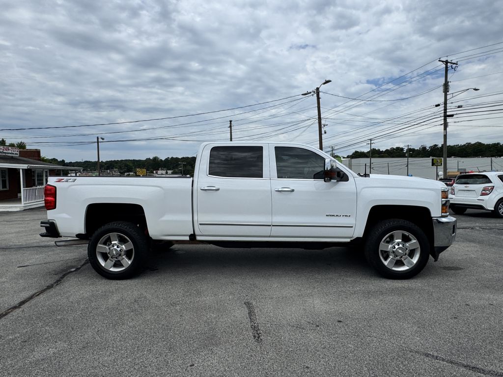 Photo 9 of this CHEVROLET SILVERADO 2500