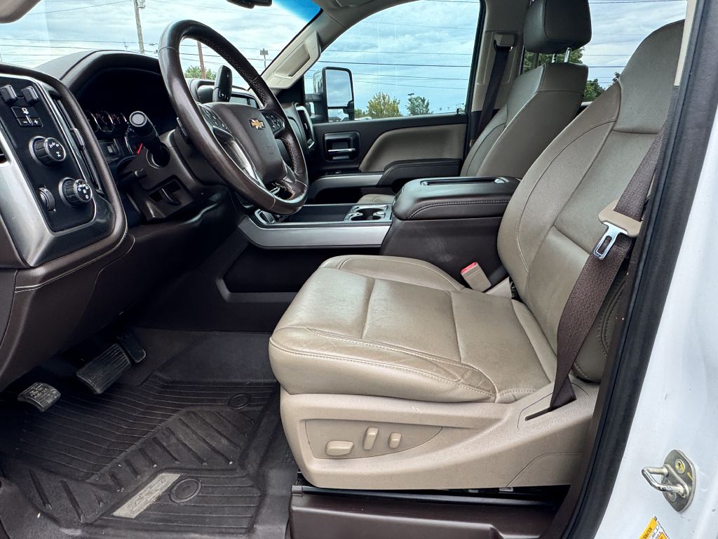 Photo 11 of this CHEVROLET SILVERADO 2500