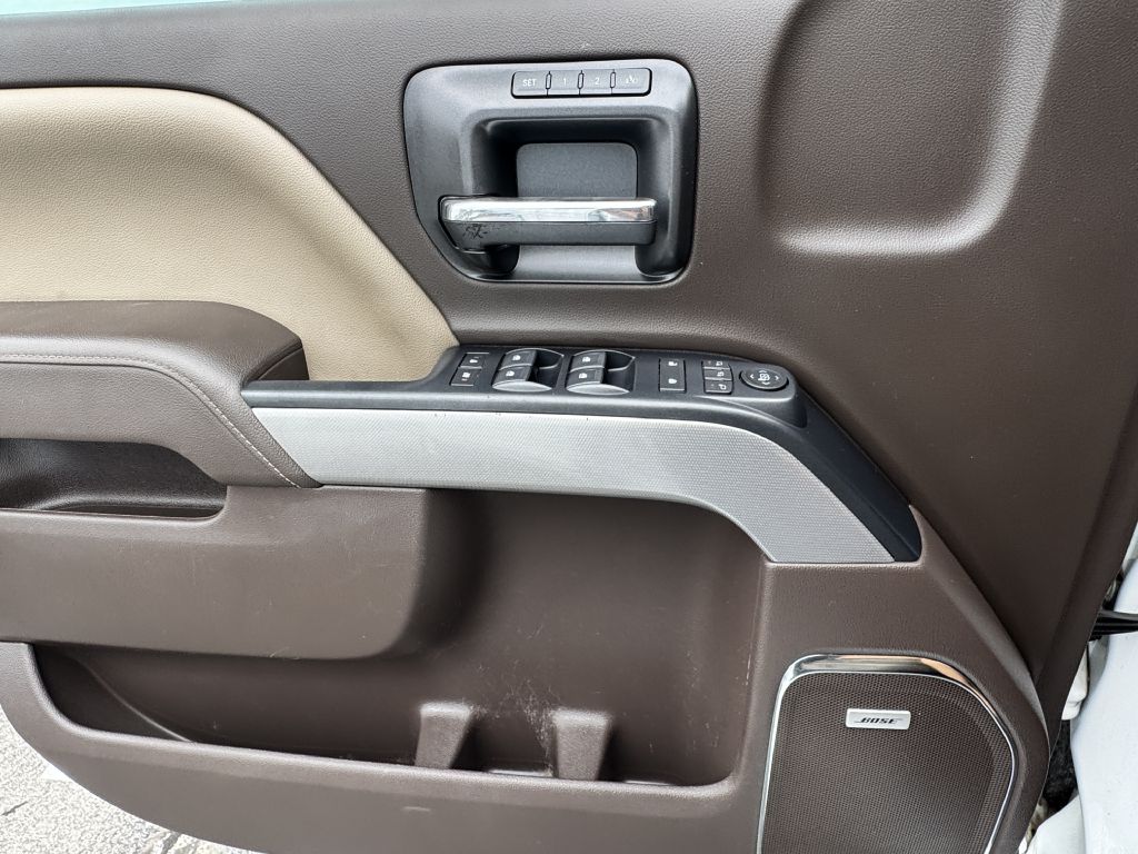 Photo 12 of this CHEVROLET SILVERADO 2500