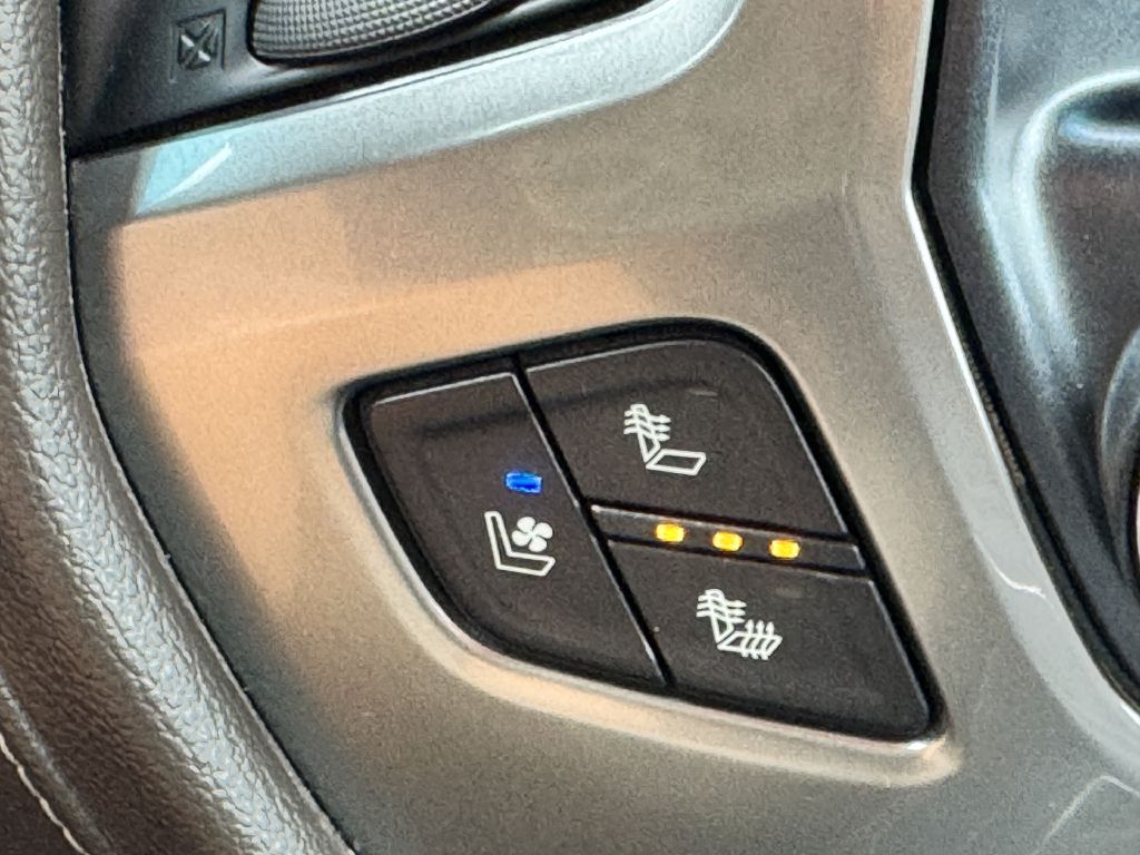 Photo 14 of this CHEVROLET SILVERADO 2500