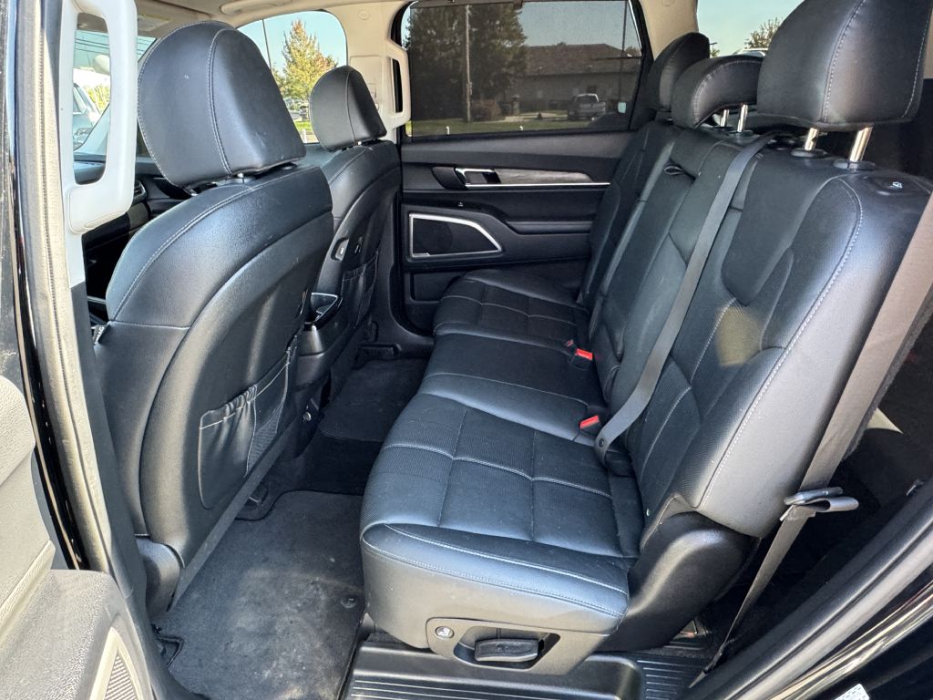 Photo 13 of this KIA TELLURIDE