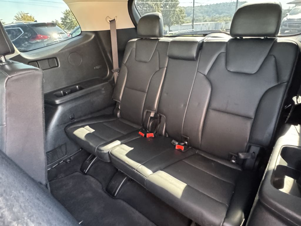 Photo 12 of this KIA TELLURIDE