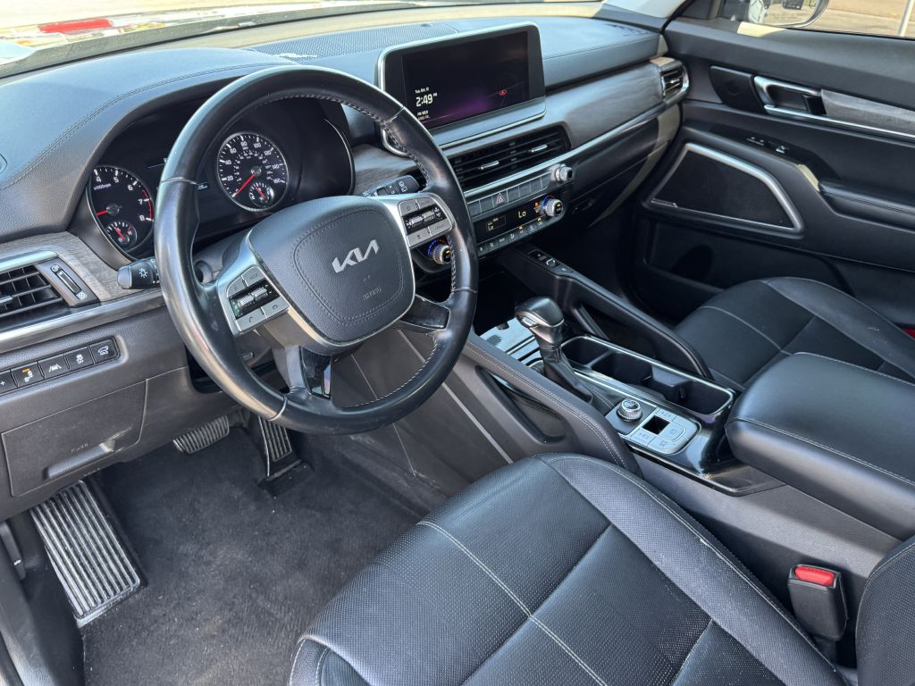 Photo 10 of this KIA TELLURIDE