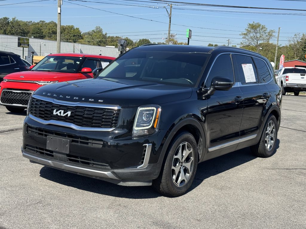 Photo 3 of this KIA TELLURIDE