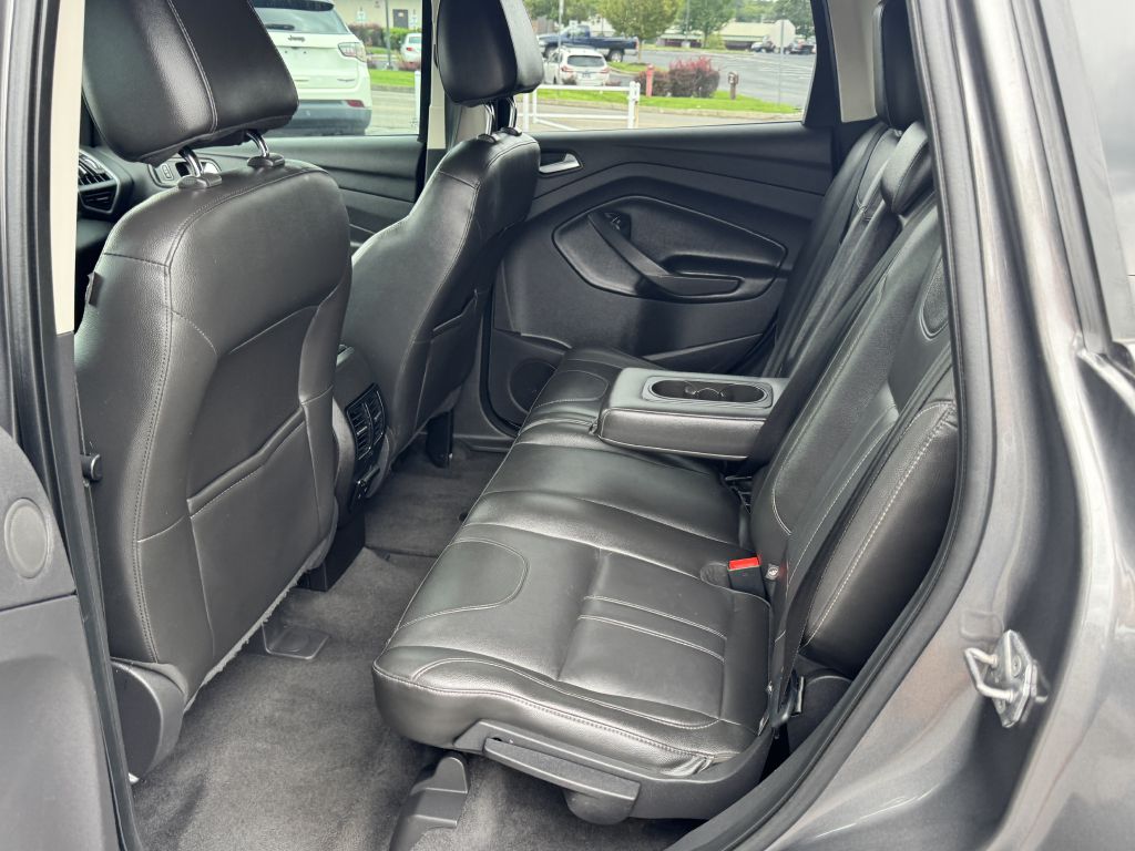 Photo 12 of this FORD ESCAPE