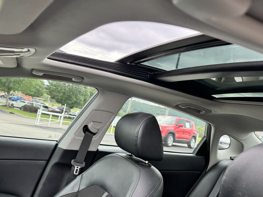 Photo 11 of this KIA OPTIMA