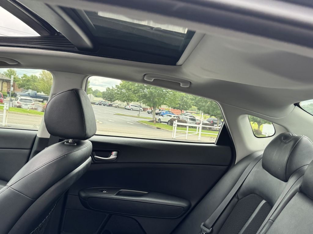 Photo 13 of this KIA OPTIMA