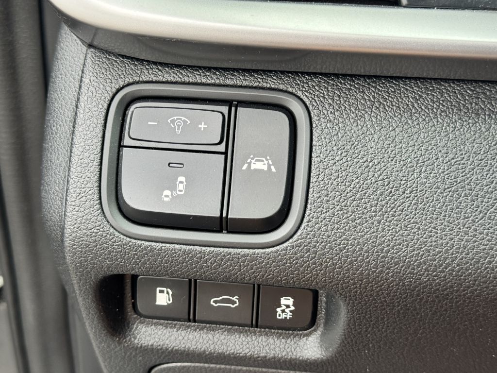 Photo 18 of this KIA OPTIMA
