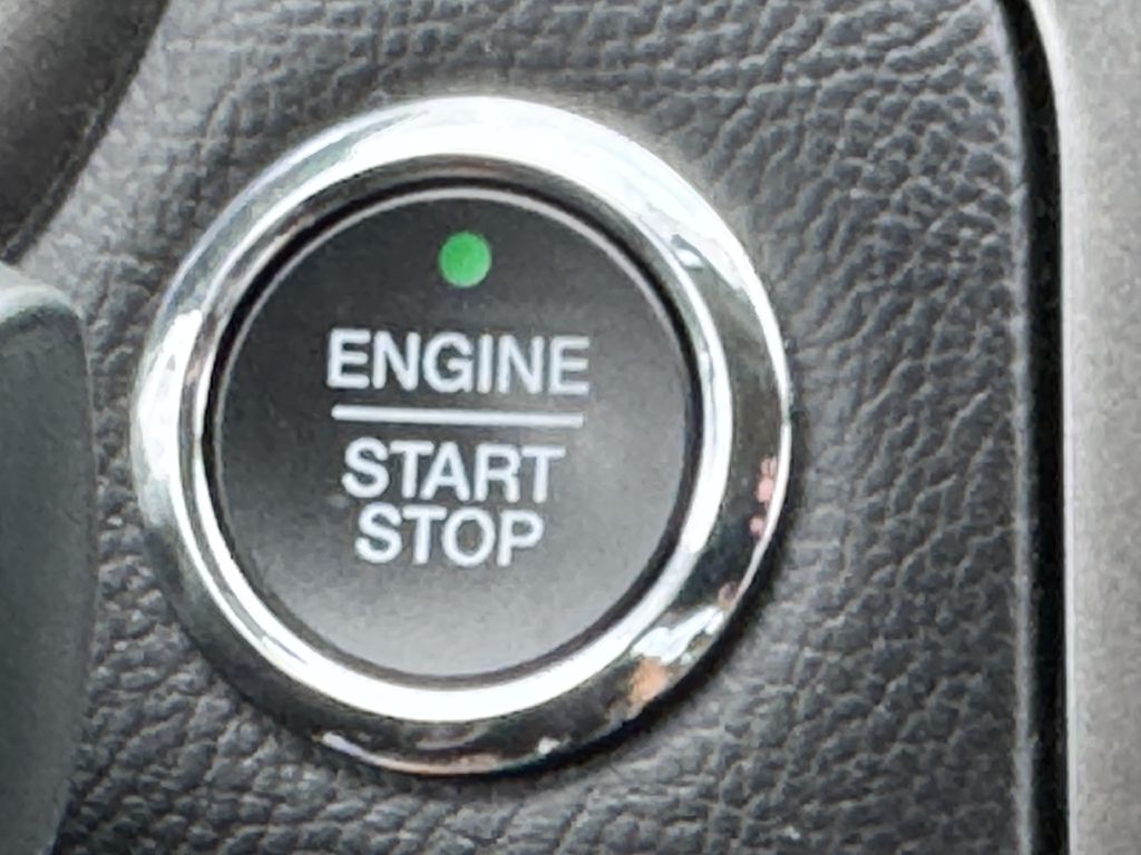 Photo 18 of this FORD FUSION