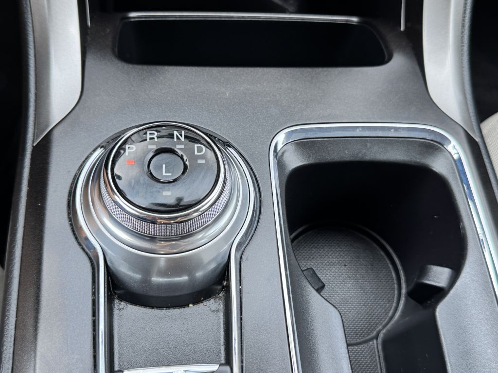 Photo 21 of this FORD FUSION