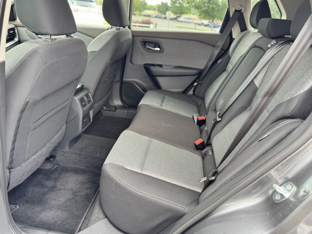 Photo 12 of this NISSAN ROGUE