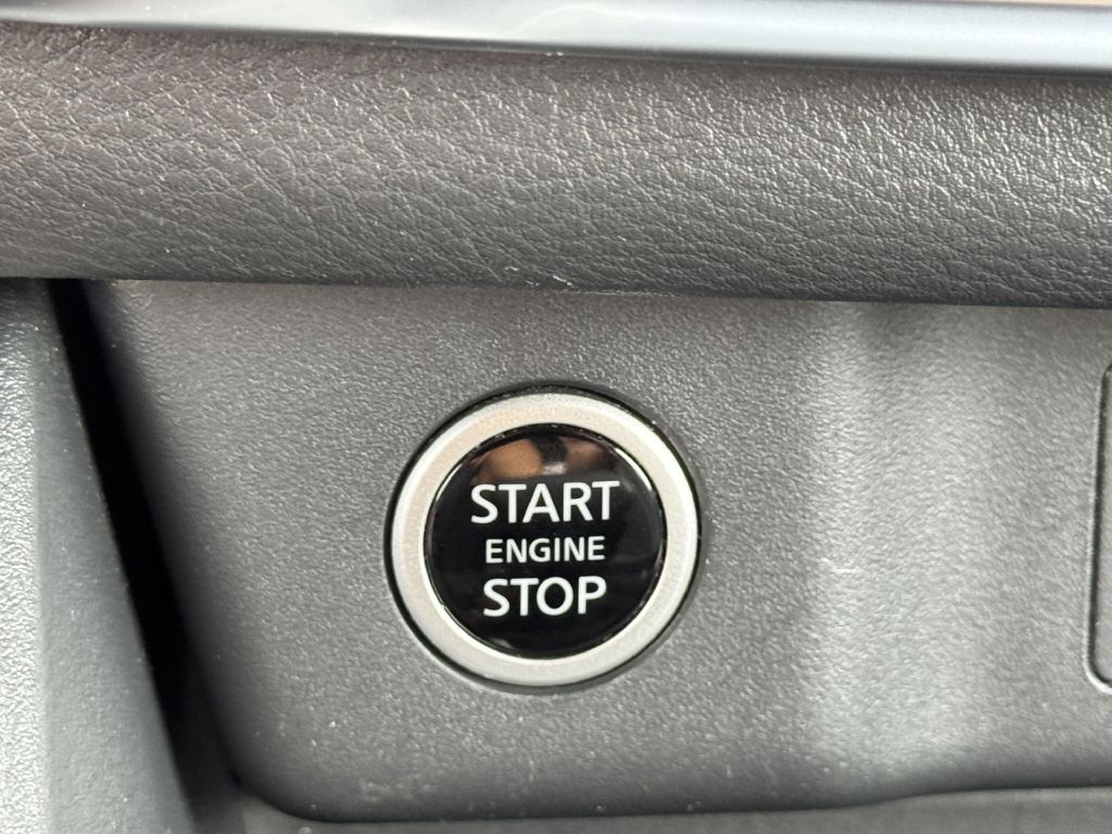 Photo 23 of this NISSAN ROGUE