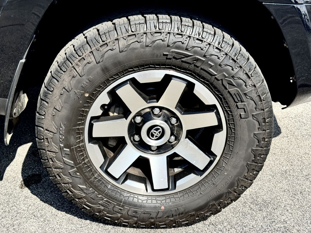 Photo 11 of this TOYOTA 4RUNNER