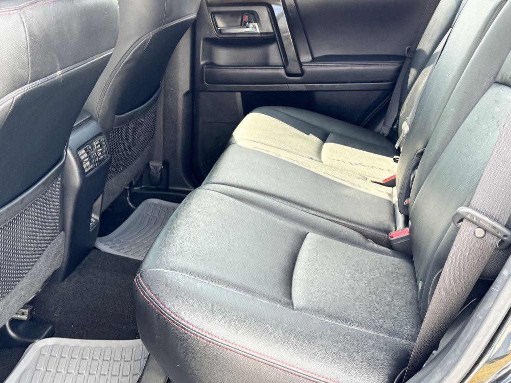 Photo 14 of this TOYOTA 4RUNNER