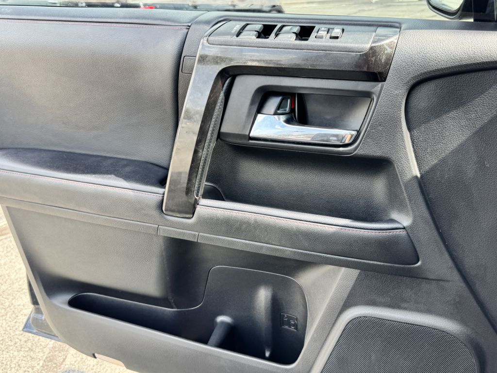 Photo 20 of this TOYOTA 4RUNNER