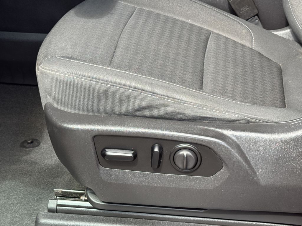 Photo 13 of this CHEVROLET SILVERADO 1500