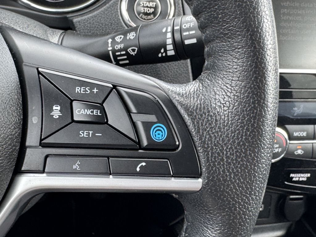 Photo 21 of this NISSAN ROGUE