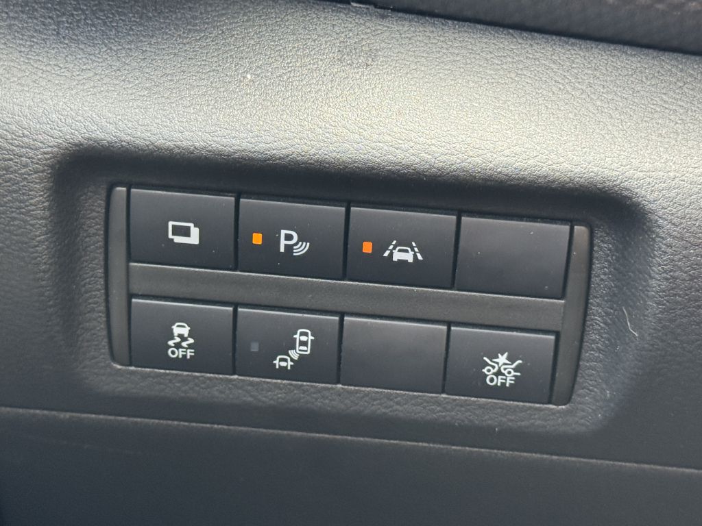 Photo 15 of this NISSAN KICKS