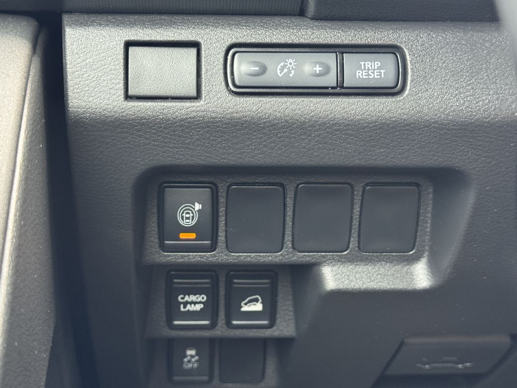 Photo 16 of this NISSAN FRONTIER