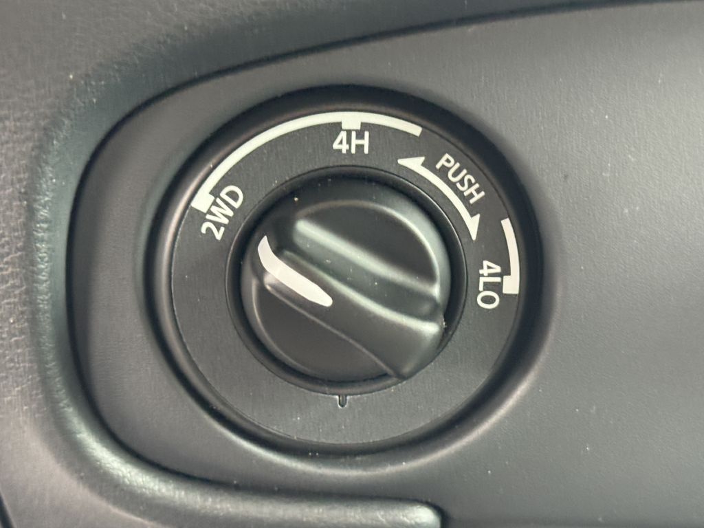 Photo 22 of this NISSAN FRONTIER