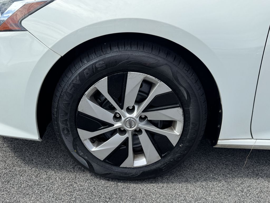 Photo 9 of this NISSAN ALTIMA
