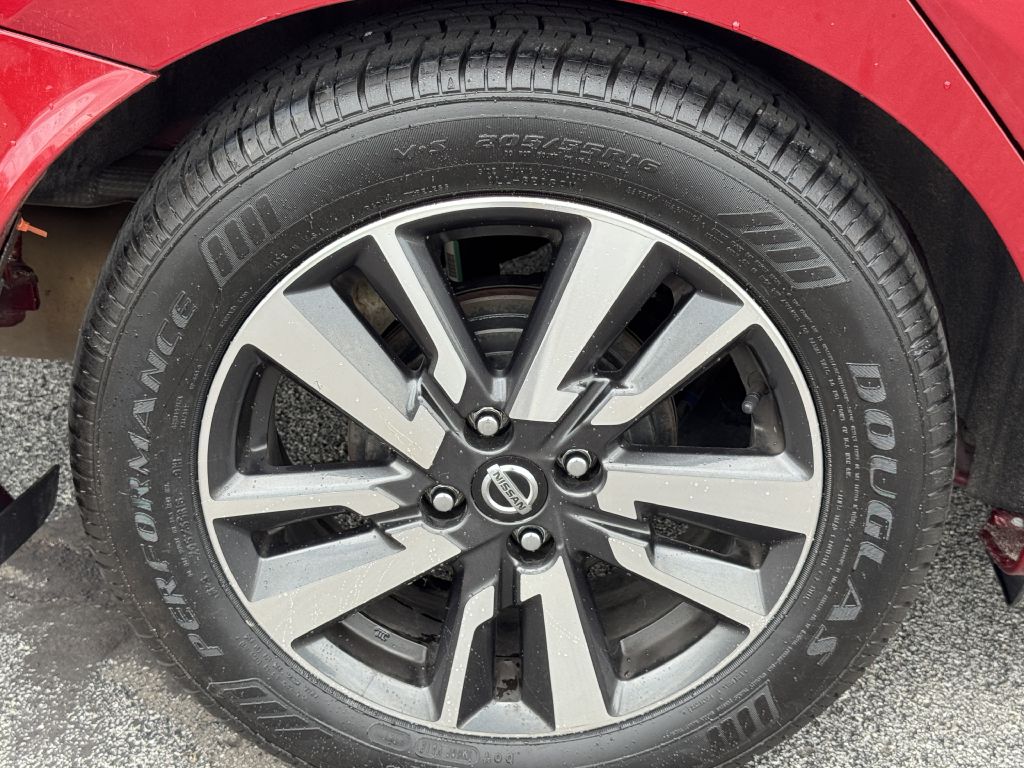 Photo 9 of this NISSAN VERSA