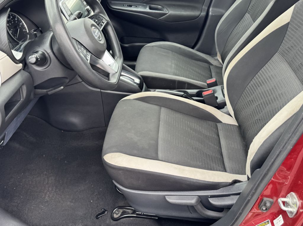 Photo 13 of this NISSAN VERSA