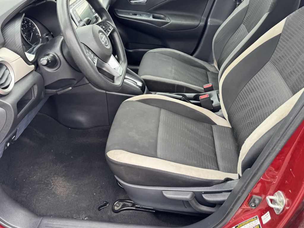 Photo 14 of this NISSAN VERSA