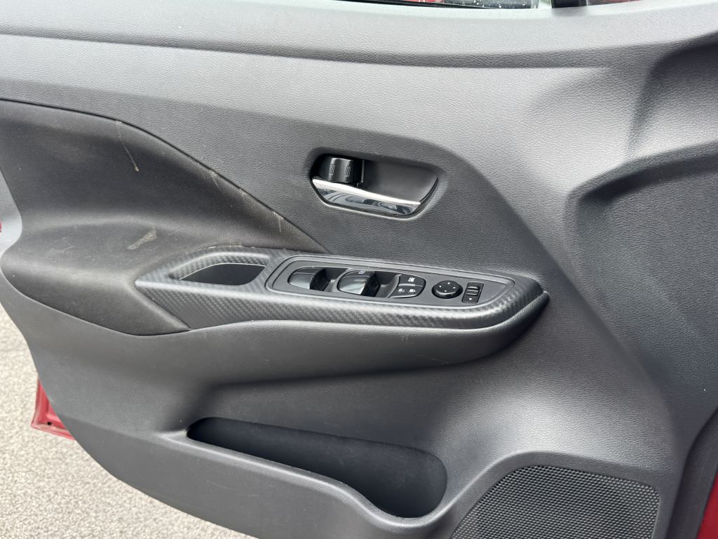 Photo 15 of this NISSAN VERSA