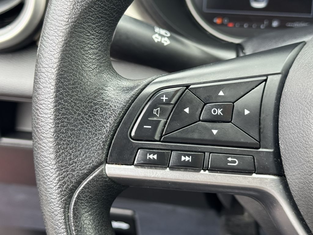 Photo 21 of this NISSAN VERSA